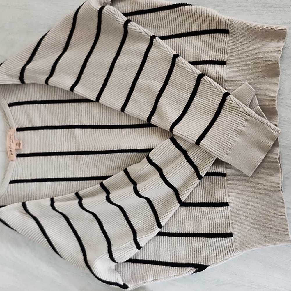 Philosophy Long Sleeve Sweater - Womens Size Small - Gray and Black
